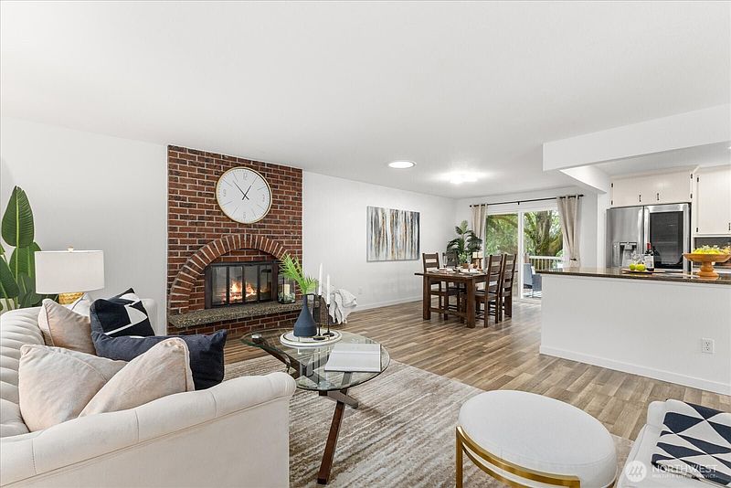 4th image of 15912 174th Avenue NE