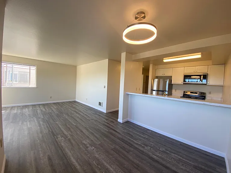 7017 35th Ave NE #204 — Photo 8