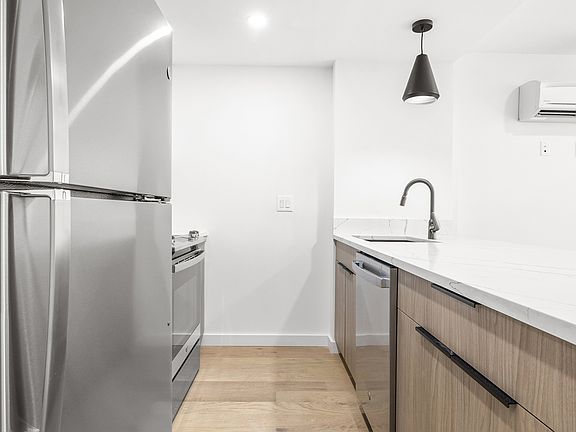 5th image of 26-18 4th St #Penthouse