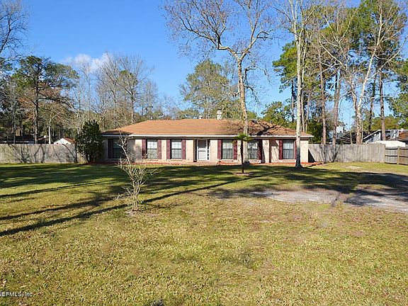 Property is set WAY back from Hartley Rd