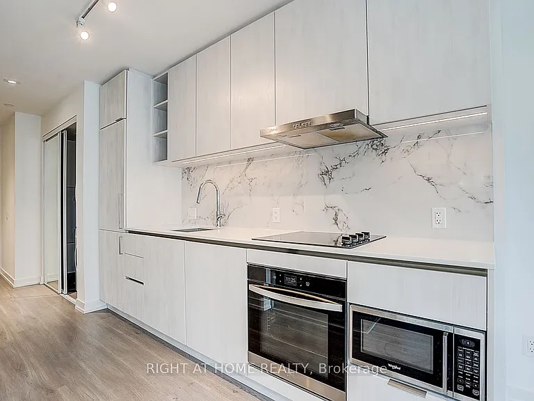 8 Wellesley St W #2606 — Photo 34
