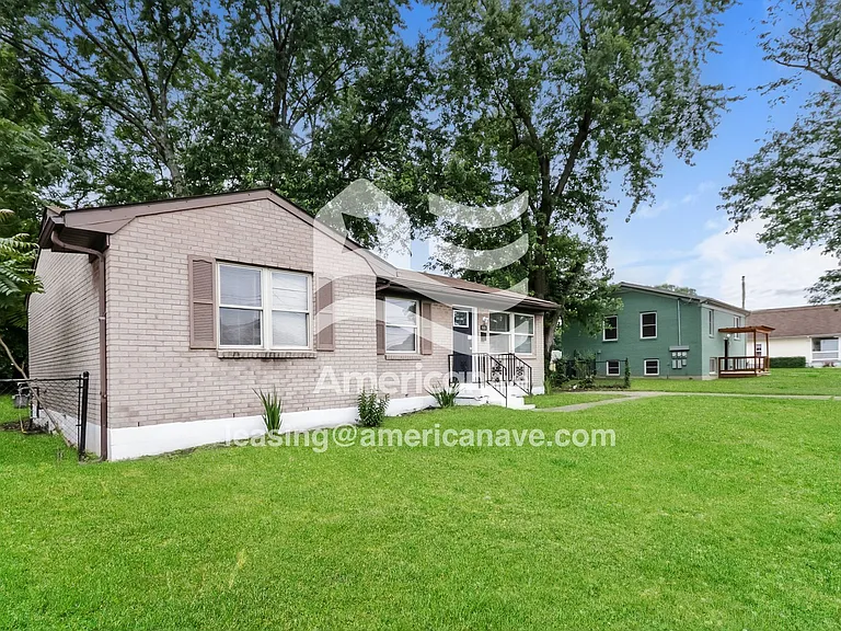 1424492_002_front_view_2.jpg