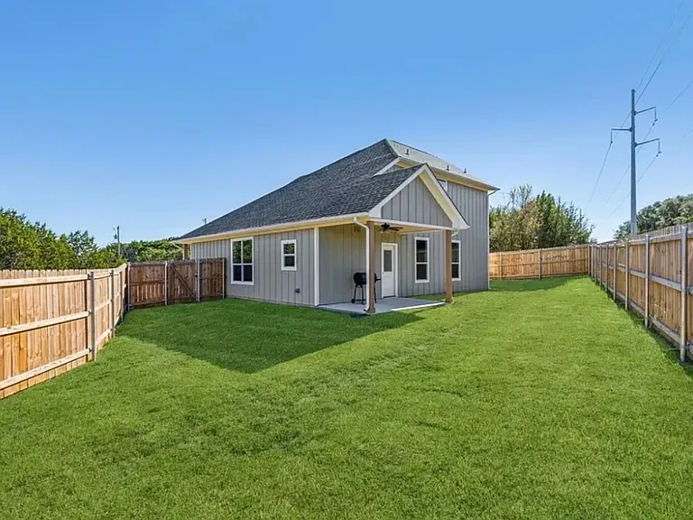 2500 Houston Dr — Photo 21