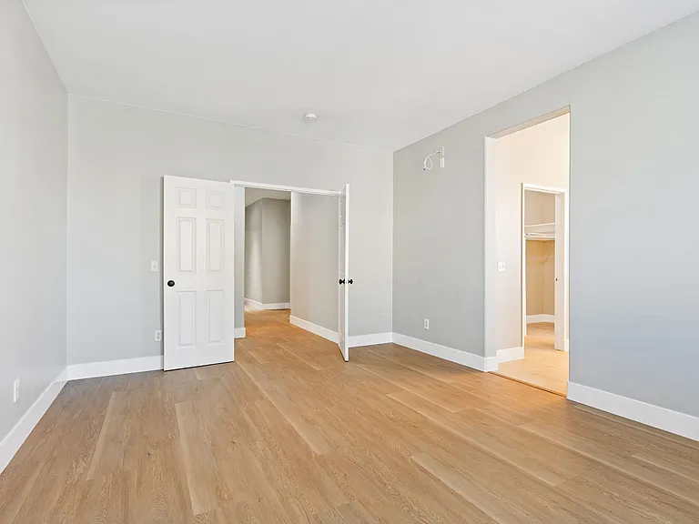 5909 Viking Way — Photo 8