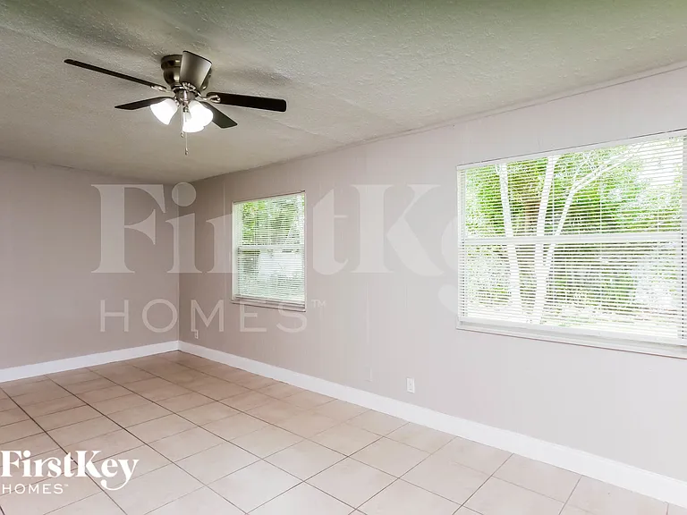 4531 NE 5th Ave — Photo 14