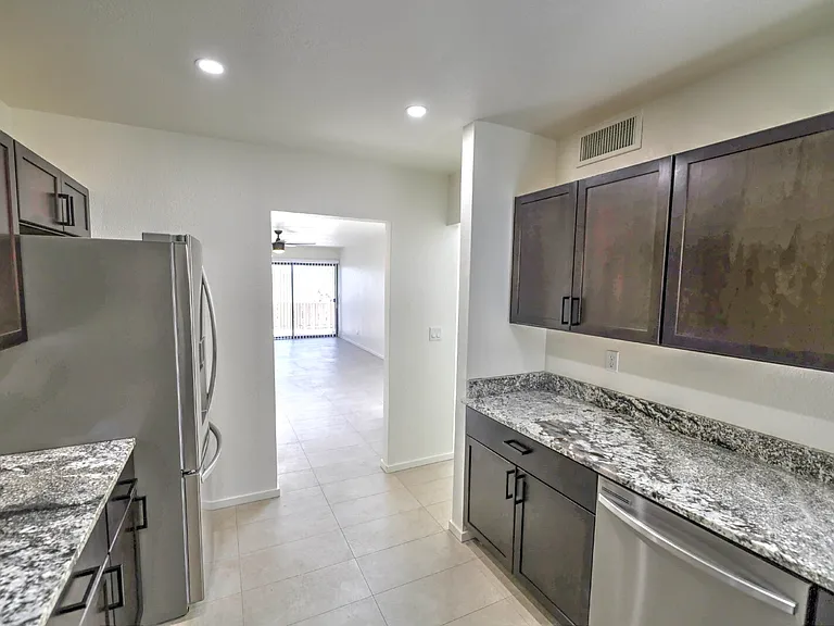 5144 N Avenida Primera — Photo 2