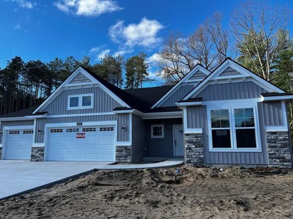 17437 Baltrusol Dr, Spring Lake, MI 49456