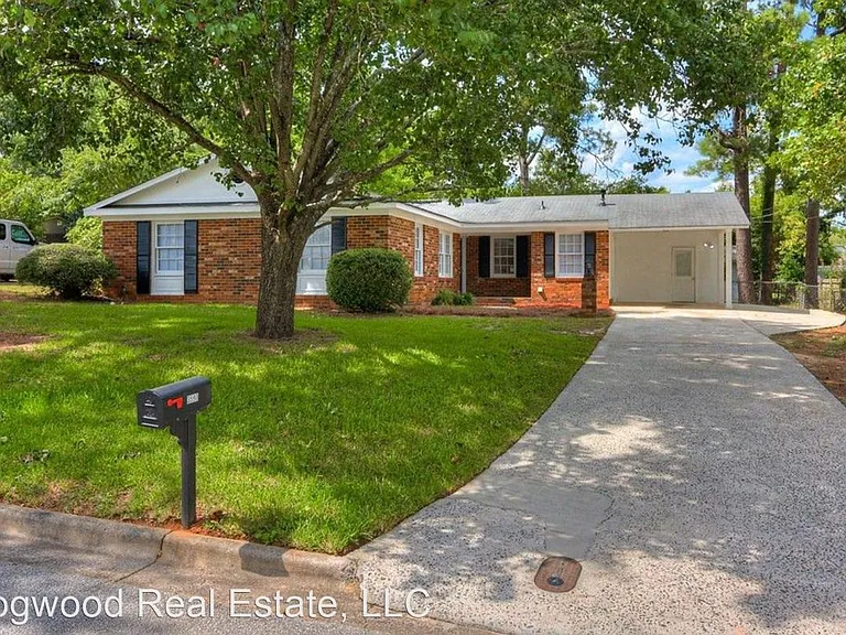 3590 Westhampton Dr — Photo 2
