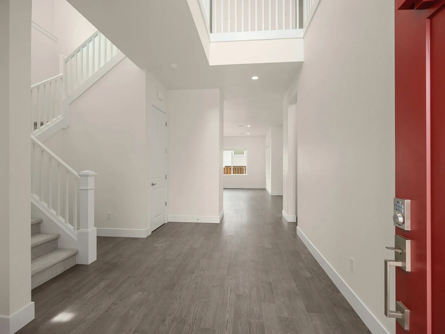 5 bed, 3328 sqft, $3,995 — Photo 4