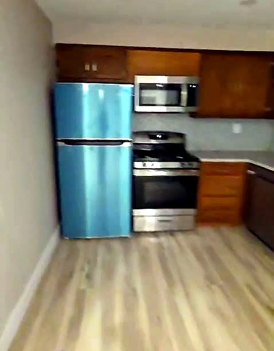 3 bed, 1100 sqft, $3,100 — Photo 1