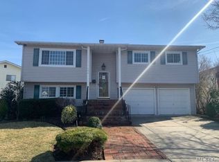 155 Meister Blvd, Freeport, NY