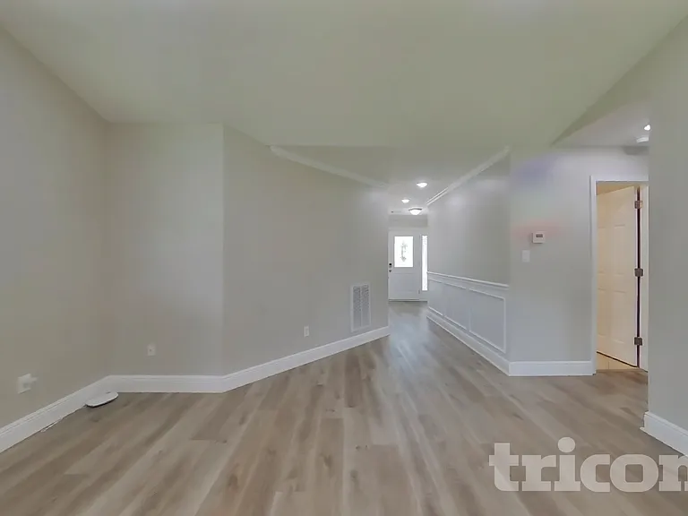 6745 Biscayne Blvd — Photo 4