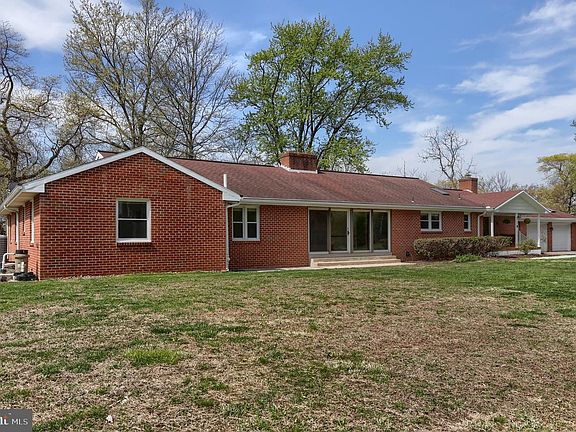 5th image of 96 Schoolhouse Rd