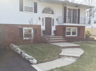 11 Burdge Dr, Howell, NJ 07731