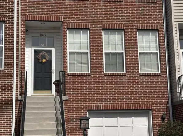 6610 Hunter Creek Ln, Alexandria, VA 22315