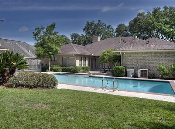 5th image of 10323 Holly Springs Dr