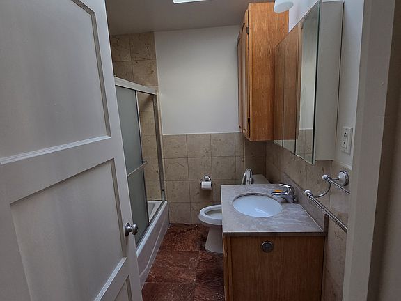 3rd image of 1-3623 Kirkham St
