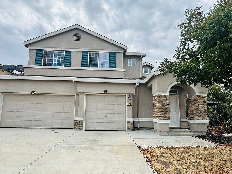 13721 Santa Lucia Dr