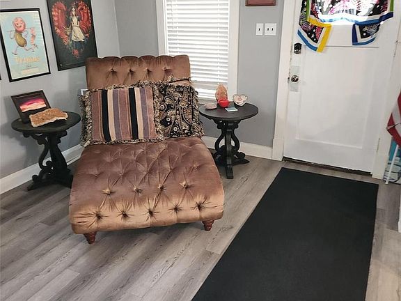 2nd image of 5521 Grace Ave