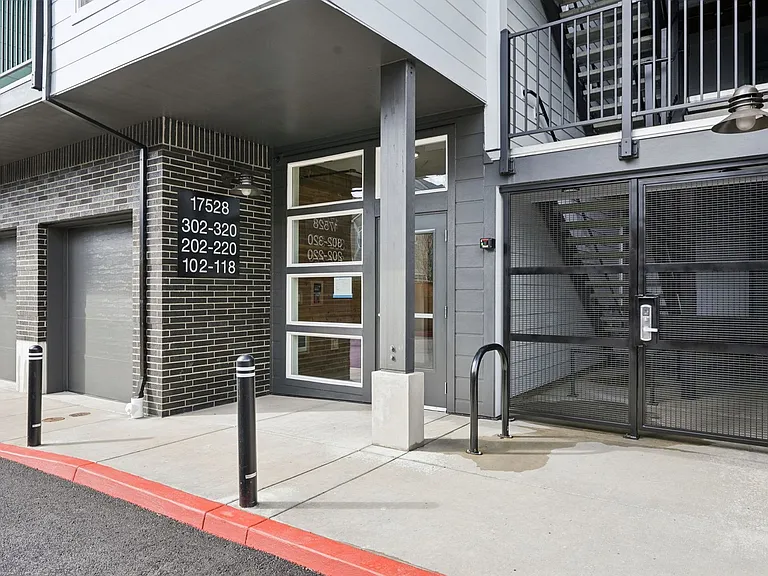 Welcome to Burnside Bluffs Your New Urban Retreat! — Photo 6