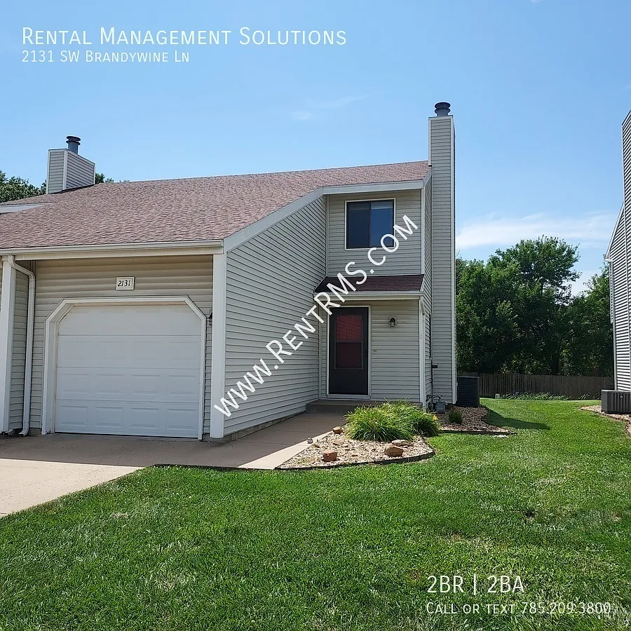 *Move-In Special*2131 Sw Brandywine Ln - 2 Bed/1.5 Bath — Photo 1