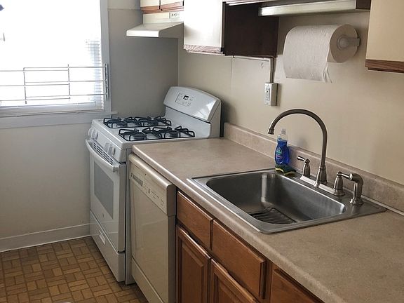 2nd image of 7429 43rd Ave Floor 2