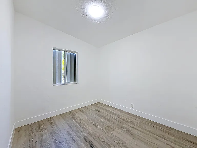 10235 SW 177th St — Photo 30