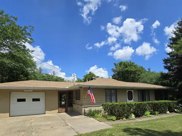 2680 W Hallett Rd, Hillsdale, MI 49242