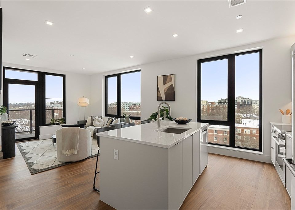 1st image of 1515 Commonwealth Ave #402