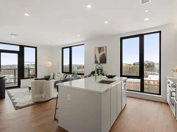 1515 Commonwealth Ave #402, Brighton, MA 02135