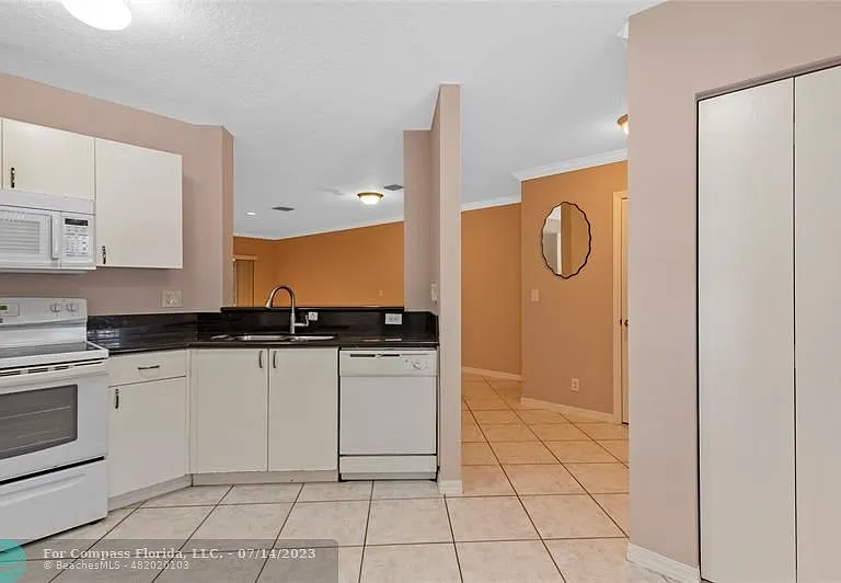1186 SW 44th Ave — Photo 46