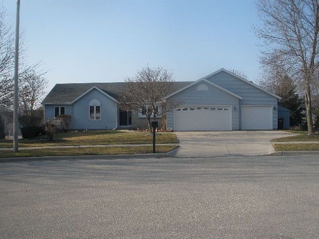 1st image of 170 Saratoga Cir