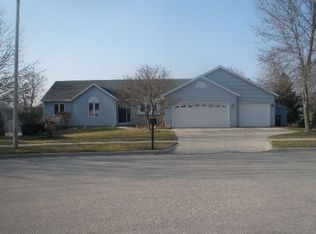 170 Saratoga Cir, Oregon, WI 53575