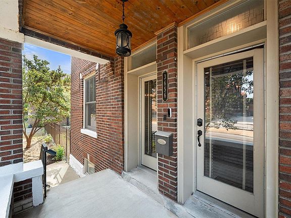 4th image of 3656 Fairview Ave