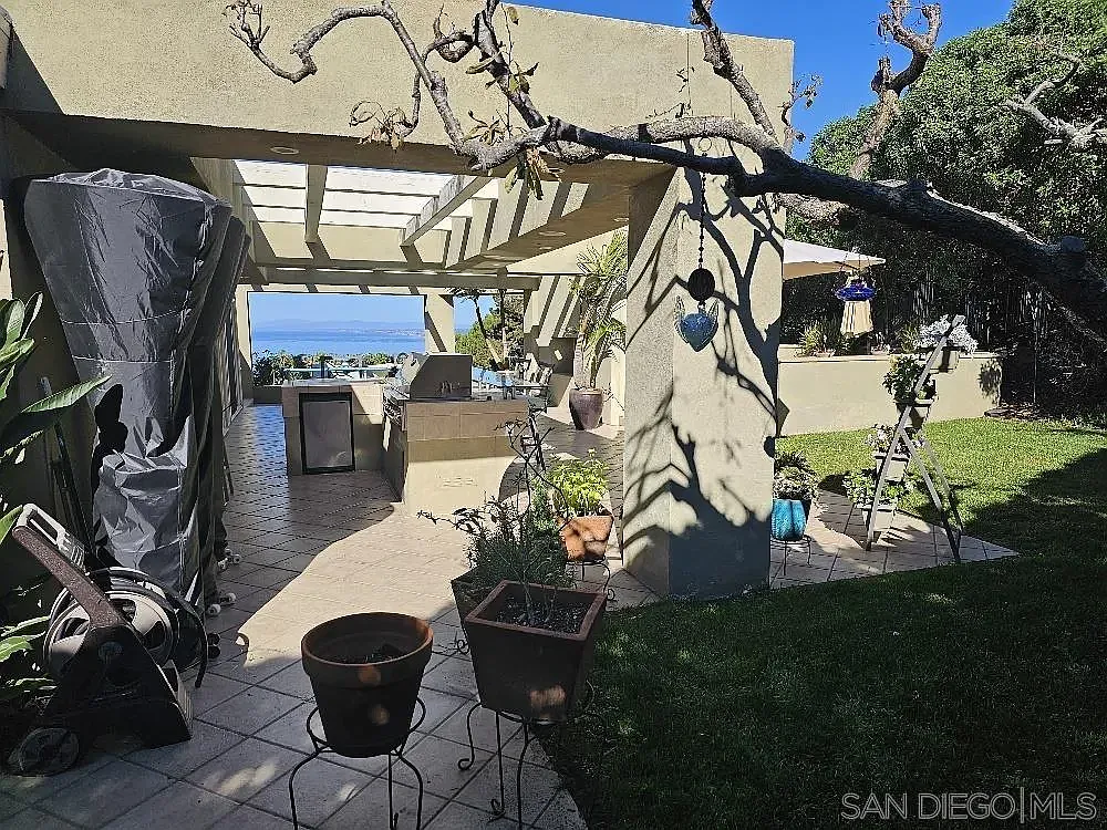 3 bed, 2.0 bath, 2094 sqft, $15,000 — Photo 4