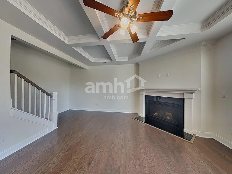 10075 Fox Trotter Ln — Photo 7