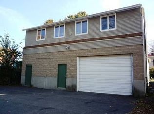 45 Grosvenor St, Worcester, MA 01610