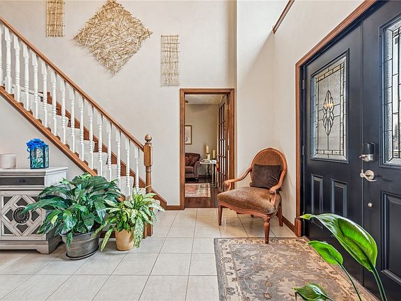 4th image of 434 Oakcrest Dr