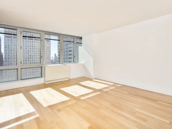150 East 44th Street 45A image 2 of 21