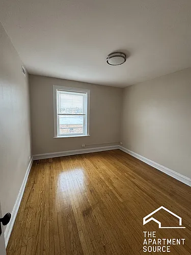 4414 N Whipple St #2S Photo 1