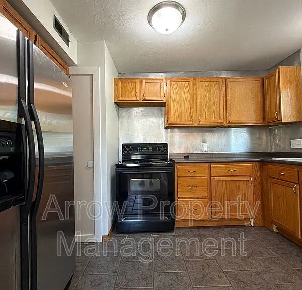 5121 Pioneers Blvd — Photo 10