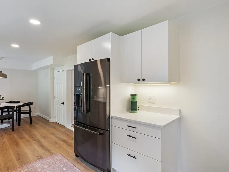 122 Alewive Rd — Photo 4