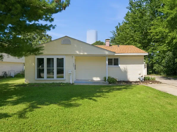 207 Caddy Ave, Carpentersville, IL 60110