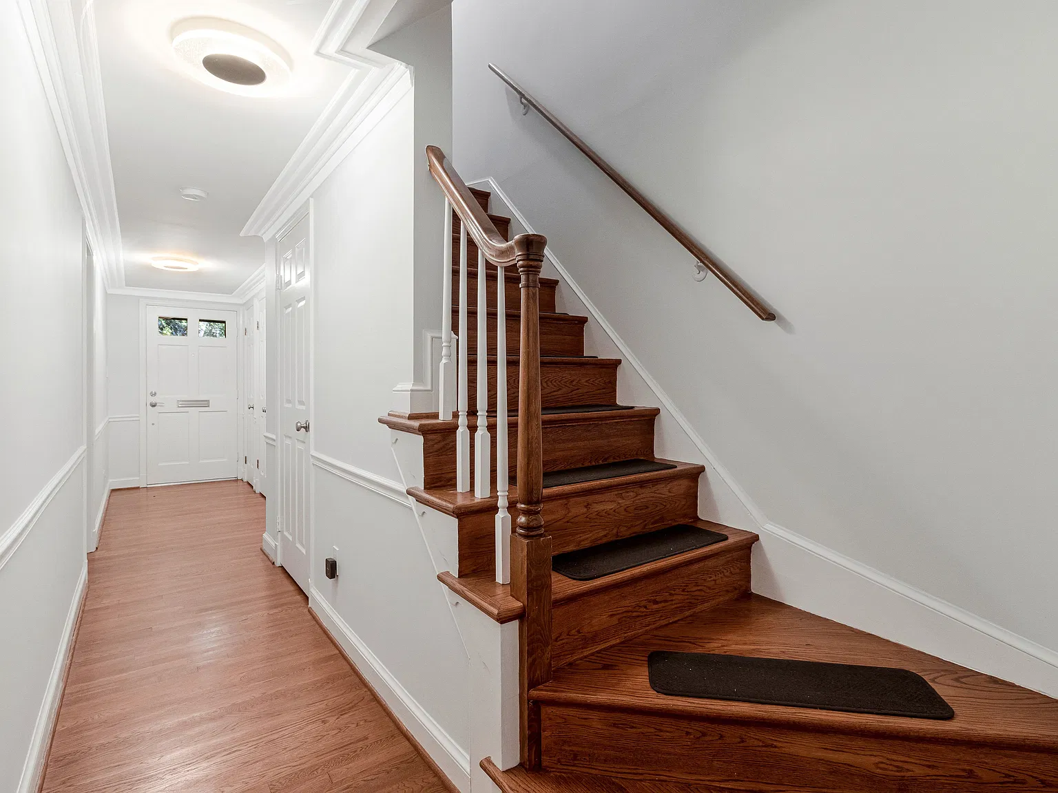 4 bed, 3.5 bath, 1980 sqft, $4,500 — Photo 2