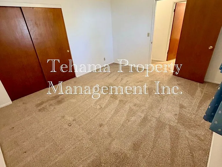 1527 Lincoln St — Photo 8