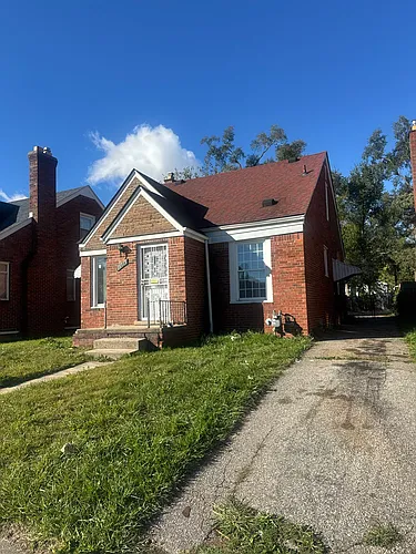18915 Hamburg St Photo 1