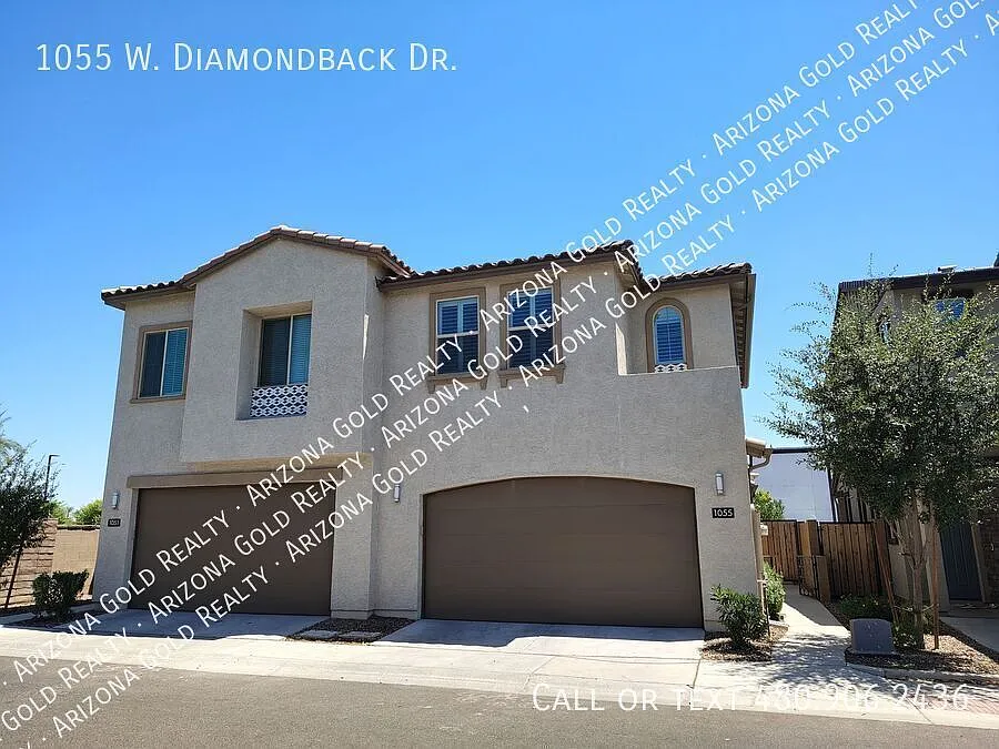 1055 W Diamondback Dr