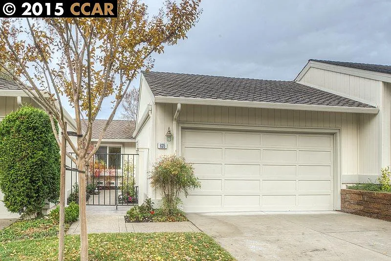 635 Silver Lake Dr photo 1