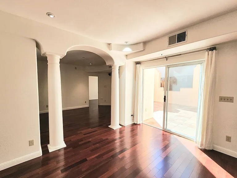 111 E Poplar Ave #105 — Photo 9