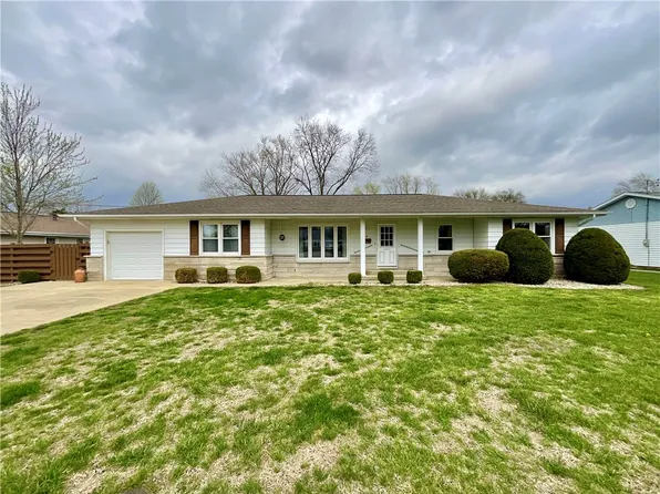 812 E Grove Ave, Effingham, IL 62401